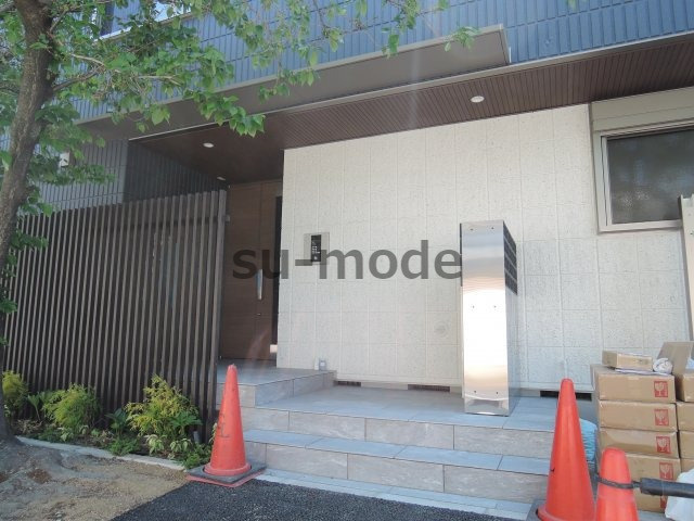 Alegria高槻本町のエントランス