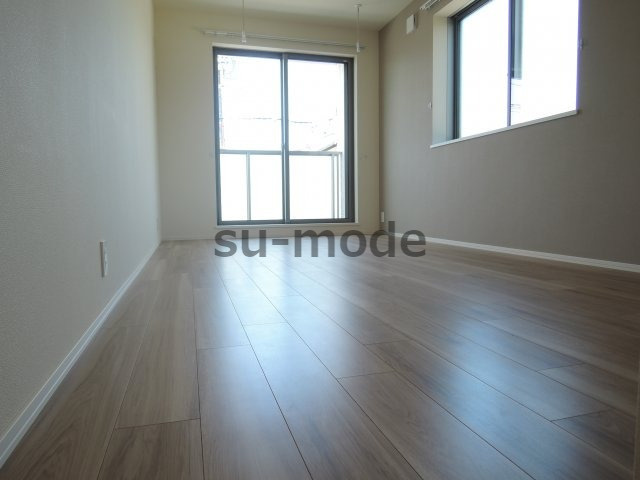 Alegria高槻本町の洋室