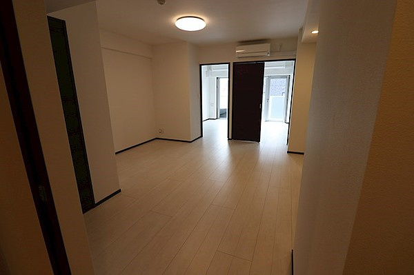 ジェノヴィア浅草Ⅳスカイガーデンの居間・リビング