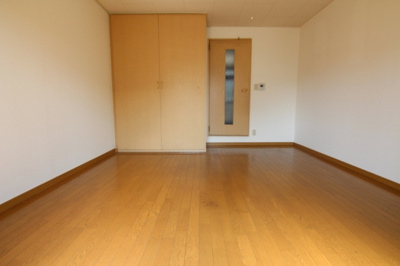 【寝室】 | ラフォーレⅢ | 他のお部屋の参考写真となります。ゆったりめの居室