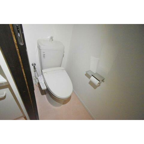 横浜市神奈川区六角橋３丁目の賃貸マンションのトイレ