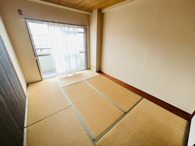 シャトー朝霧の和室