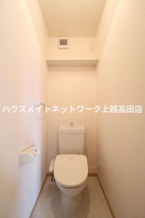 タウンコートくろい駅東 Ⅱのトイレ|温水洗浄暖房便座
