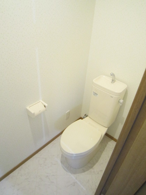 ファミーユ西条のトイレ