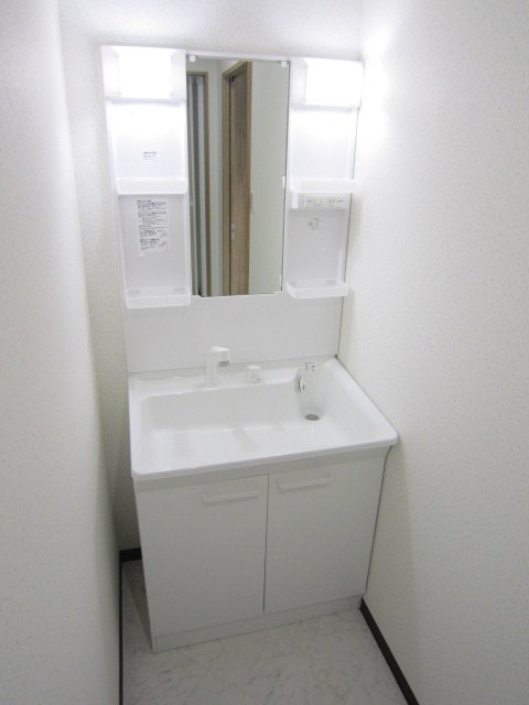 ファミーユ西条の独立洗面台
