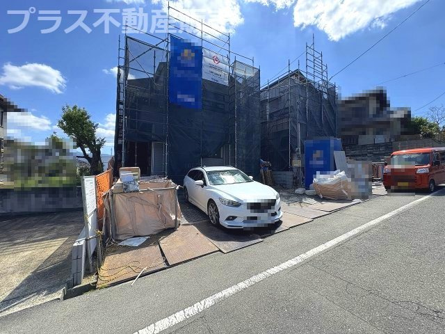 【玄関】 | 糟屋郡志免町桜丘1丁目　1号棟（全2棟）【仲介手数料無料・0円】 | 施工例。施工例は完成時と異なる場合があります。