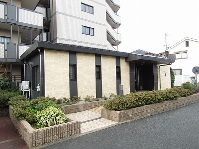 フロレアール・ジーアのエントランス