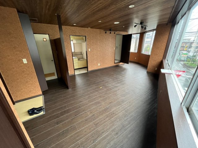 マルシンビルの洋室