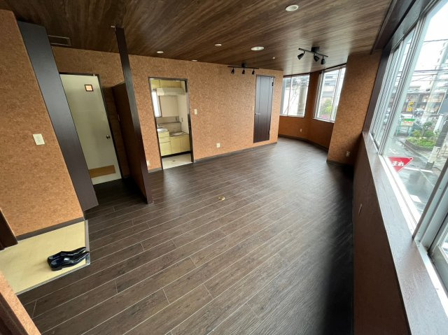 マルシンビルの内装