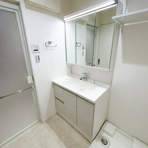 パインクレスト信濃町の独立洗面台