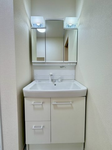 原良6丁目戸建ての独立洗面台