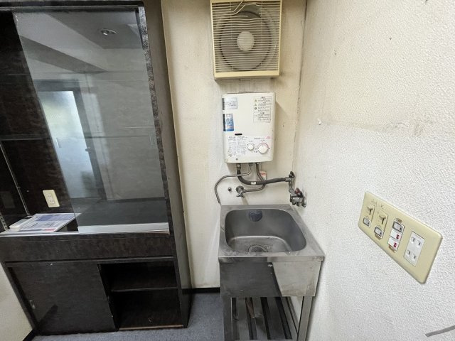 大阪市都島区東野田町３丁目の店舗事務所の内装