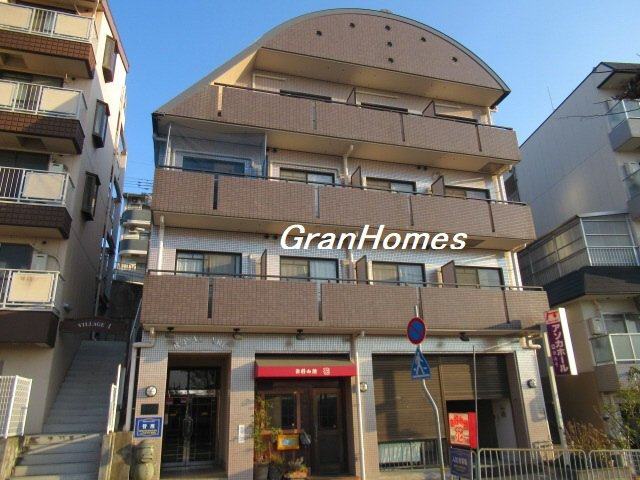 ロイヤルアークの外観