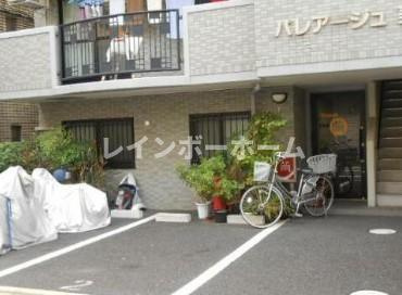 パレアージュ美咲の駐車場