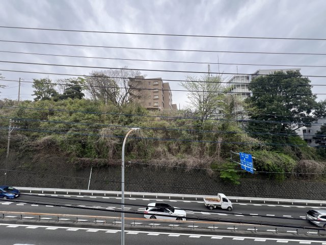 シュワッチ！！ウルトラマンみたいな名前...←と言う当社スタッフの愛ある売り言葉に加え、３億光年先でも映える仕様の３面採光で角部屋！な【リフォーム／メディウス青葉台】の展望