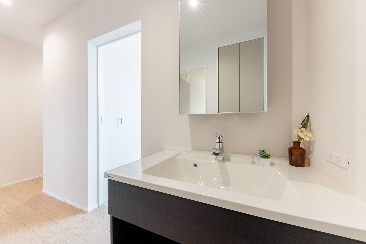 未入居住宅　中洲町の独立洗面台