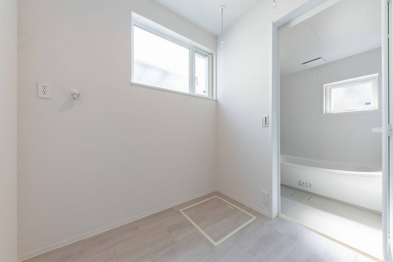 未入居住宅　中洲町の内装|脱衣所・ユーティリティ