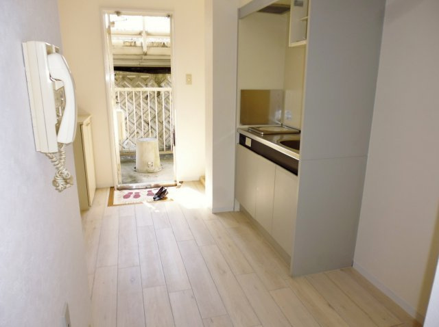 セジュール今寺の玄関