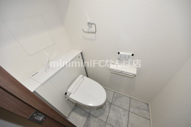 リーガル靭本町のトイレ
