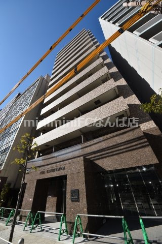 リーガル靭本町の外観