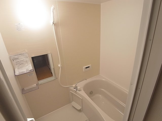 熊野町５丁目貸家の浴室|追炊き付きの入替済みバスルーム