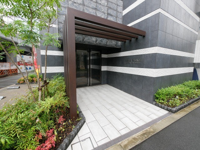 セイワパレス梅田茶屋町のエントランス