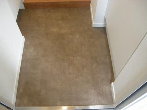 クロスベル森下の玄関