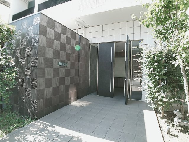 クロスベル森下のエントランス