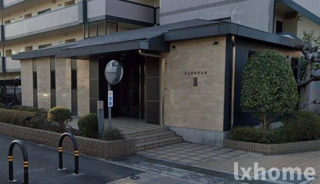 フロレアール・ジーアのエントランス|建物の内部です