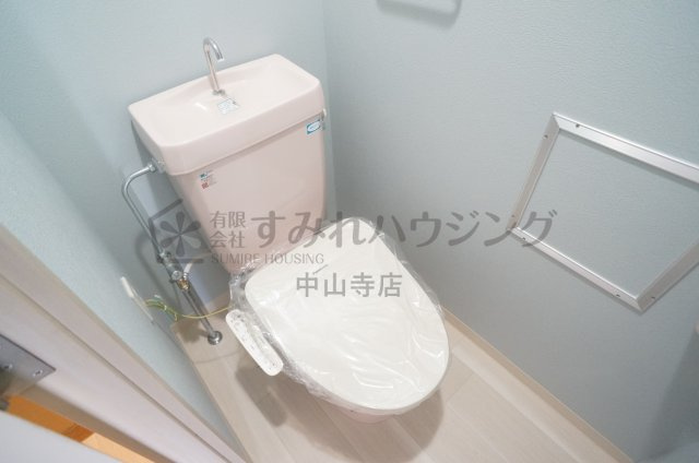 メゾンボヌール【駐車場１台付き】の寝室|寝室のカウンター下にはエアコンの室外機が置けるようになっています