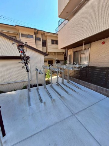 メゾン幸の駐車場