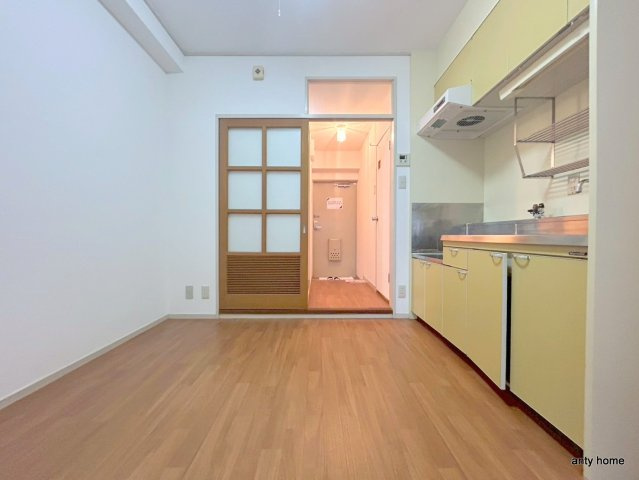 上新庄グランドハイツ北 仲介手数料無料の居間・リビング