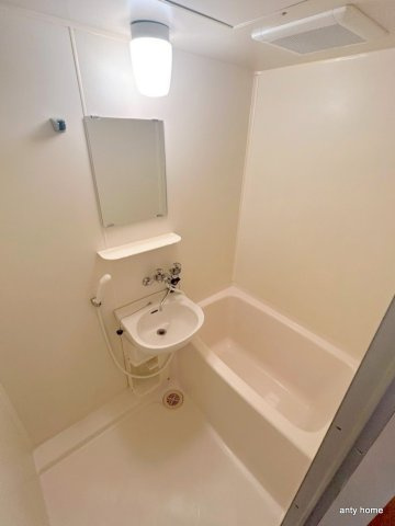 上新庄グランドハイツ北 仲介手数料無料の浴室