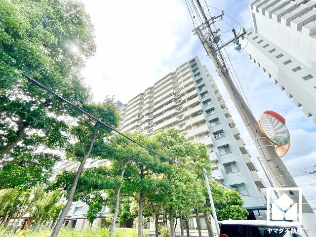 武庫川あおぞらのまち26号棟のその他|対面式キッチンなので、お料理中もリビングにいるお子様の様子が見守りやすい設計です。