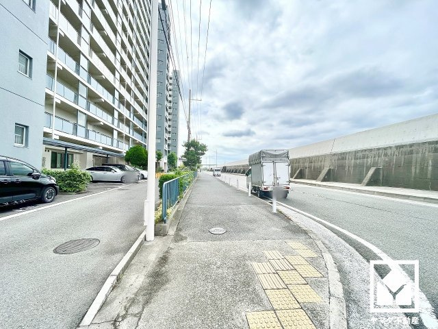 武庫川あおぞらのまち26号棟のその他|現状渡し予定ですが、＋530万円でリフォーム施工後の引渡しも可能です（新調：浴室、キッチン、トイレ／貼替：全室フローリング、全室クロス　等）。