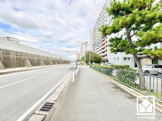 武庫川あおぞらのまち26号棟のその他|リフォーム渡しの場合、対面式キッチン、LDK16帖・洋室5.5帖2間・洋室4.5帖1間の間取りとなります。レイアウト等も変更予定なので、詳細は弊社スタッフまでお気軽にお問い合わせください。