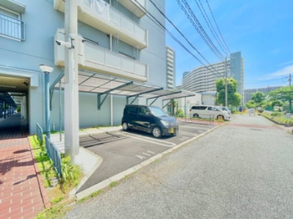 武庫川あおぞらのまち26号棟のその他|西宮から尼崎を結ぶ県道341号線まで約1.0km。阪神高速道路・名神高速道路と繋がる西宮インターチェンジも一般道で約4.3kmと近く、神戸・大阪方面にもアクセスしやすい、車での移動に便利な立地です。