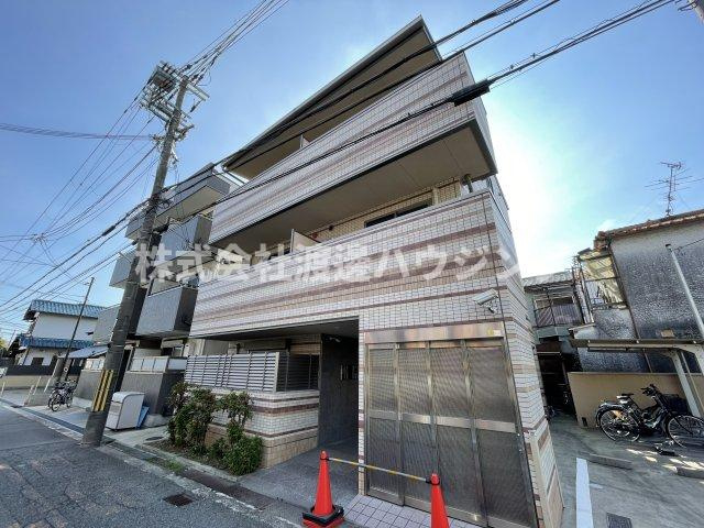 クリスタルコート江坂の外観