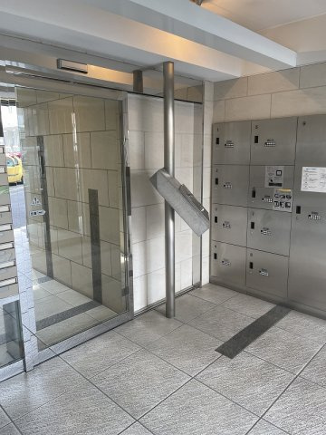 プロフ文京大塚のエントランス