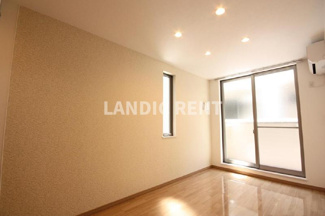 【内装】 | バーンメアオ zizi