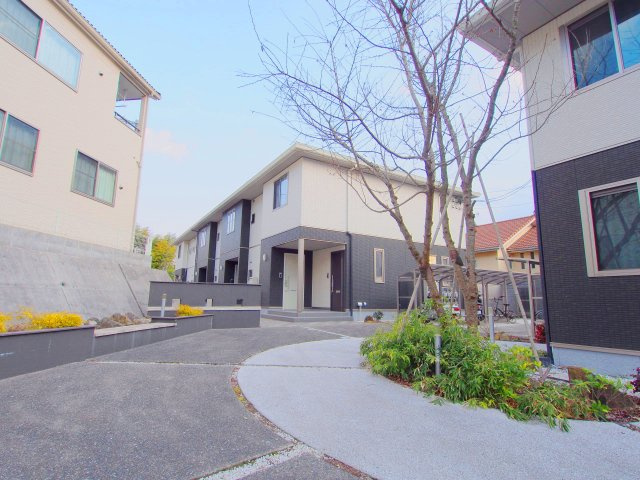 グランマスト伴　B棟の外観