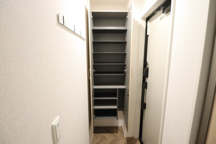 プラデーラの玄関|下駄箱です
