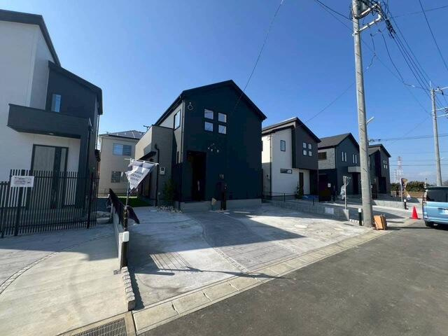 ４２７３船橋市二和西２６期１４棟の前面道路含む現地写真