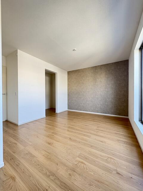 市川市東菅野　新築　室内完成しましたの洋室