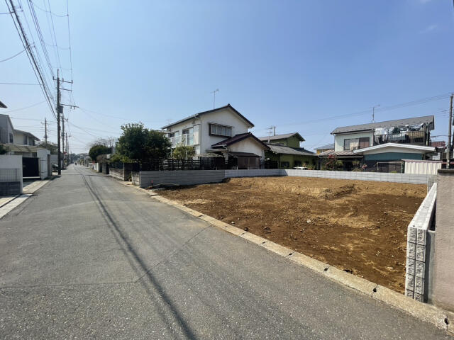 ブルーミングガーデン　市川市中国分５丁目１棟／１期１号棟の前面道路含む現地写真|3.29撮影