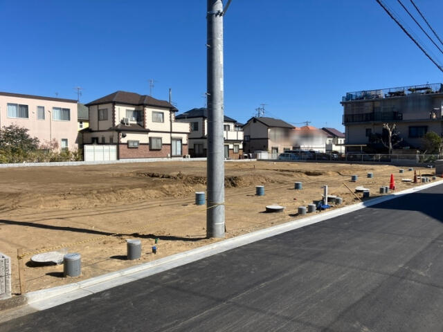 ブルーミングガーデン　松戸市小金原５丁目９棟／１期４号棟の前面道路含む現地写真|★販売現地★