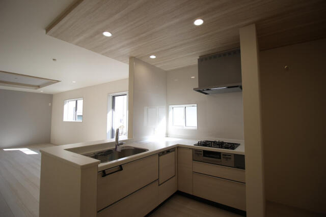 ブルーミングガーデン　松戸市上本郷４棟／１期３号棟のキッチン|(3)号棟キッチン