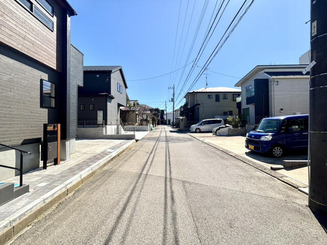 ブルーミングガーデン　船橋市松が丘３丁目１棟／１期１号棟の前面道路含む現地写真|前面道路含む現地写真