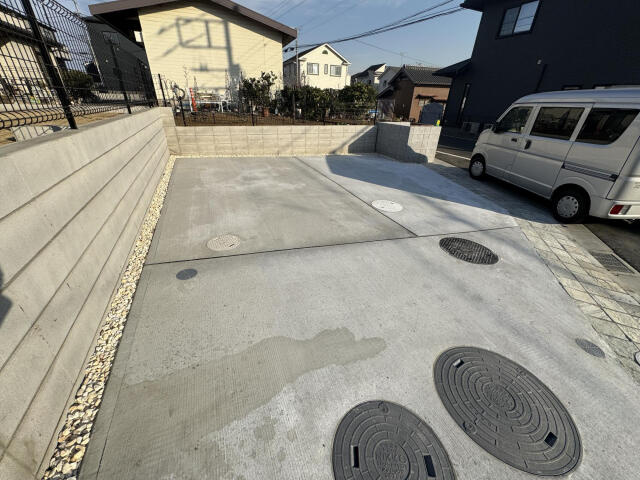 ブルーミングガーデン　船橋市二和西３丁目３棟／１期１号棟の駐車場|カースペース