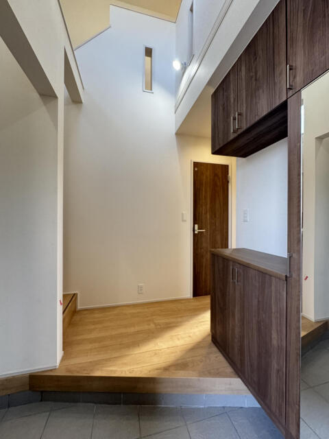 ブルーミングガーデン　船橋市二和西３丁目３棟／１期３号棟の玄関|玄関